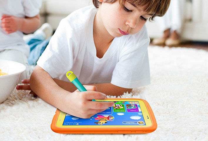 An Tablet Oideachais Idirghníomhach is Fearr 7 Inis do Kids 3G WCDMA Android Tablet PC 1GB RAM 8GB ROM OEM ODM Sínitheoir Soláthraí